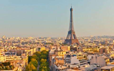 10 raisons de choisir Paris ....Entre ses lieux et monuments chargés d'histoires, son effervescence culturelle ou encore sa gastronomie, Paris, ville mythique, réserve bien des surprises ! 