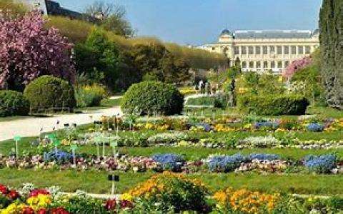 Parks & gardens...Public gardens, parks, woods … With more than 400 parks and gardens, Paris is the most wooded capital in Europe...